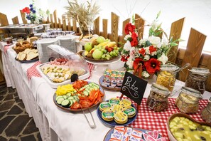 Buffet - APLEND CITY Hotel Perugia (Bratislava)