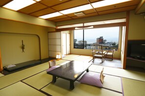 Daunenbettdecken, Zimmersafe, individuell dekoriert, Schreibtisch