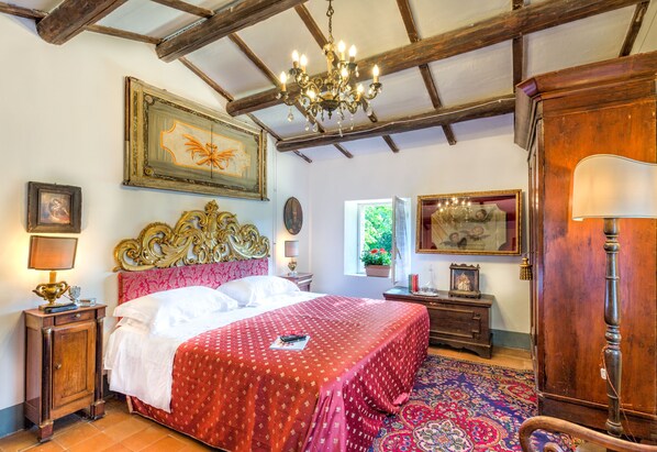 Double Room, Shared Bathroom | Meja, Wi-fi percuma