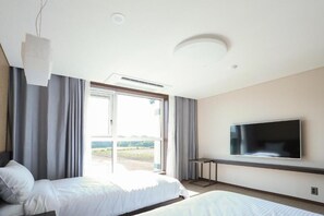 Minibar, blackout curtains, soundproofing, free WiFi - Jeju Stay in Seongsan Hotel (Seogwipo)
