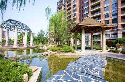 Lanson Place Jin Qiao Service Residences