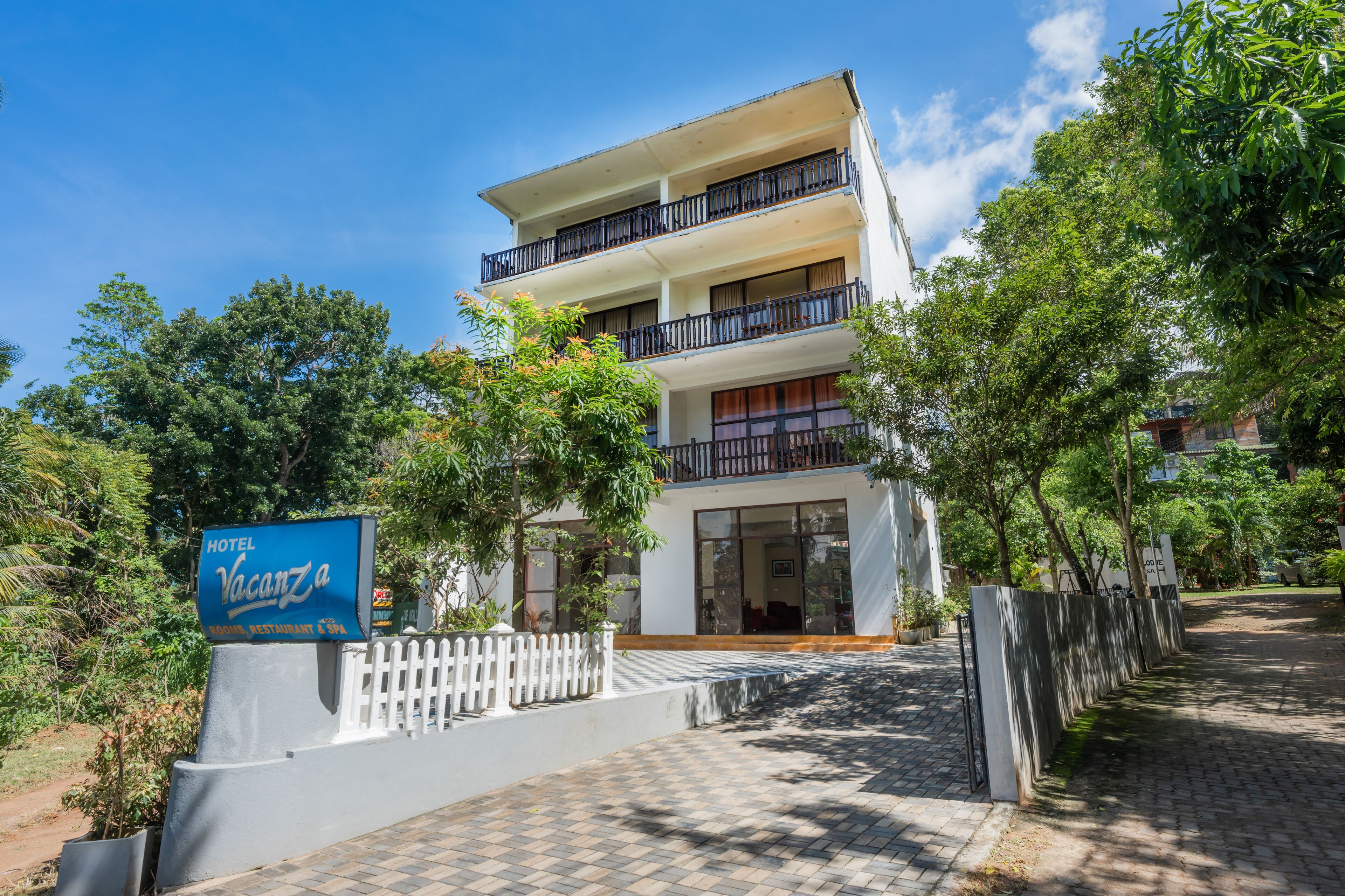 숙박 시설 정면