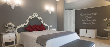 Sviitti, poreamme | Minibaari, yksilöllisesti sisustettu, yksilöllisesti kalustettu