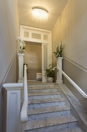 Staircase - Villa Anna (Lucca)
