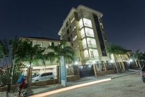 Façade de l’hébergement - soirée/nuit