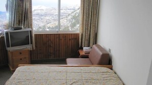 Unclassified image, 4 of 11, button - Hotel L'Aiglon (Bcharré)