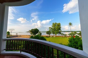 Superior Twin Room, 2 Single Beds - Vieng Khong Hotel (Mukdahan)