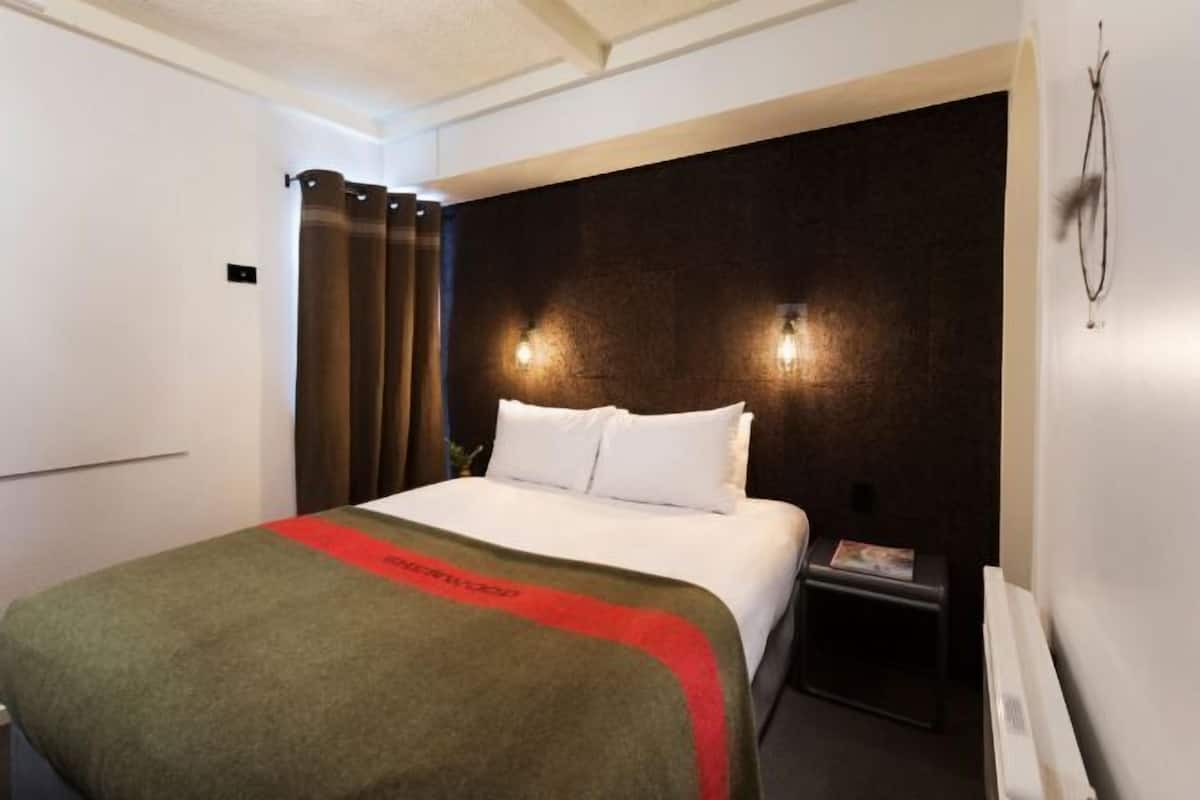 1 bedroom, soundproofing, free WiFi, bed sheets