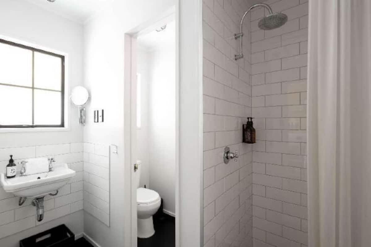 Doccia, articoli per l'igiene personale ecosostenibili, asciugacapelli