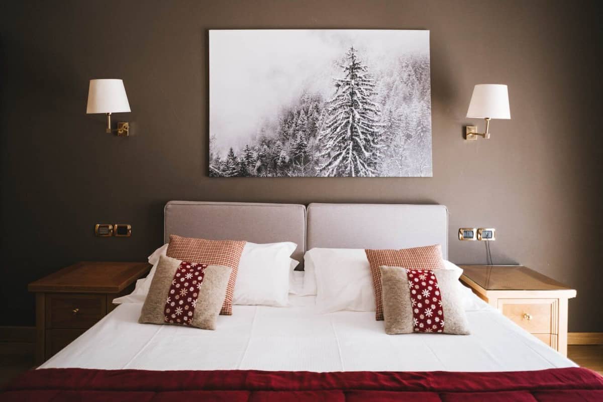 Dobbelt- eller tomannsrom – comfort | Minibar, safe på rommet, skrivebord og lydisolert