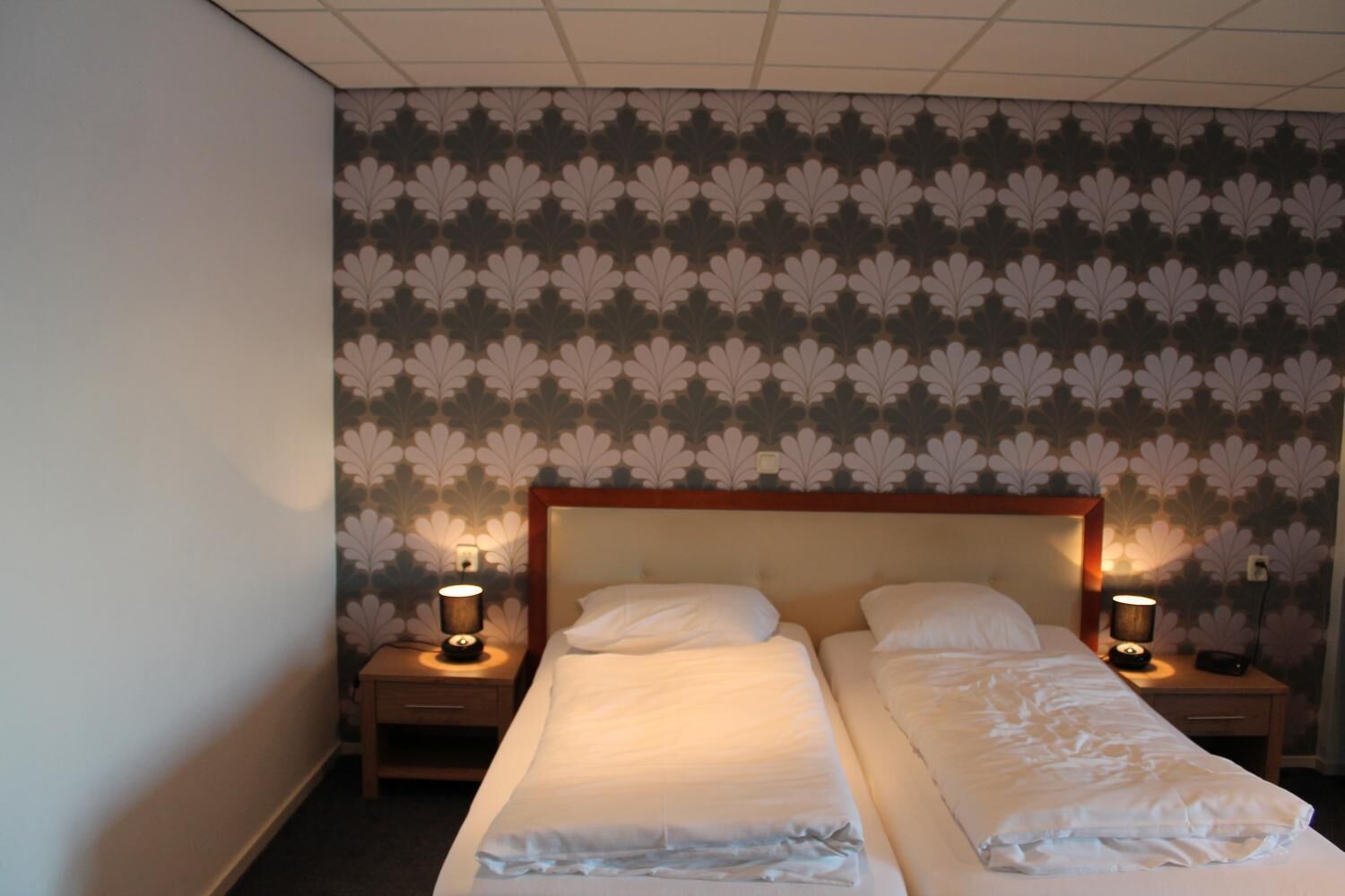 in-room safe, desk, free wifi