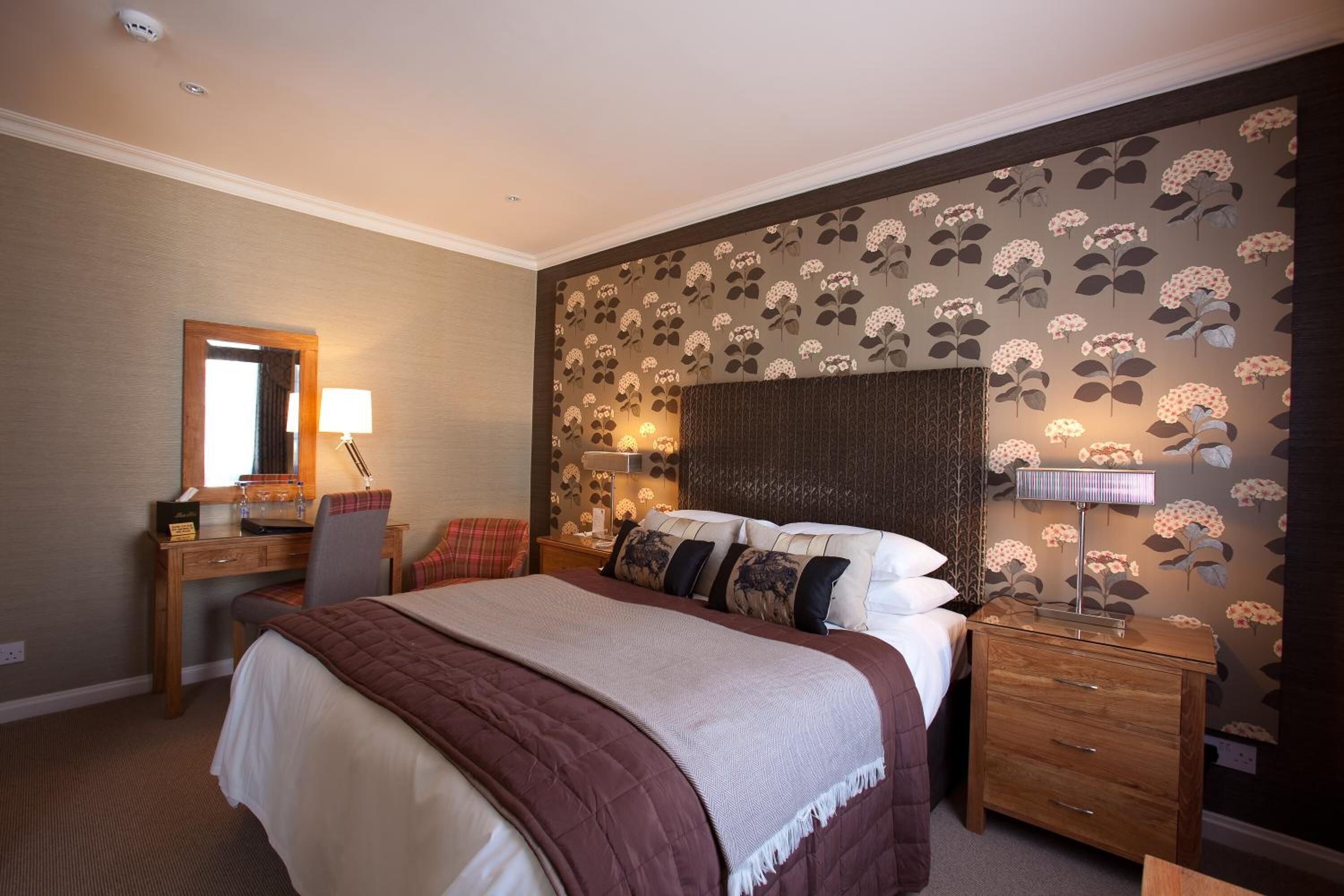 办公桌、熨斗/熨板、免费婴儿床、免费 WiFi