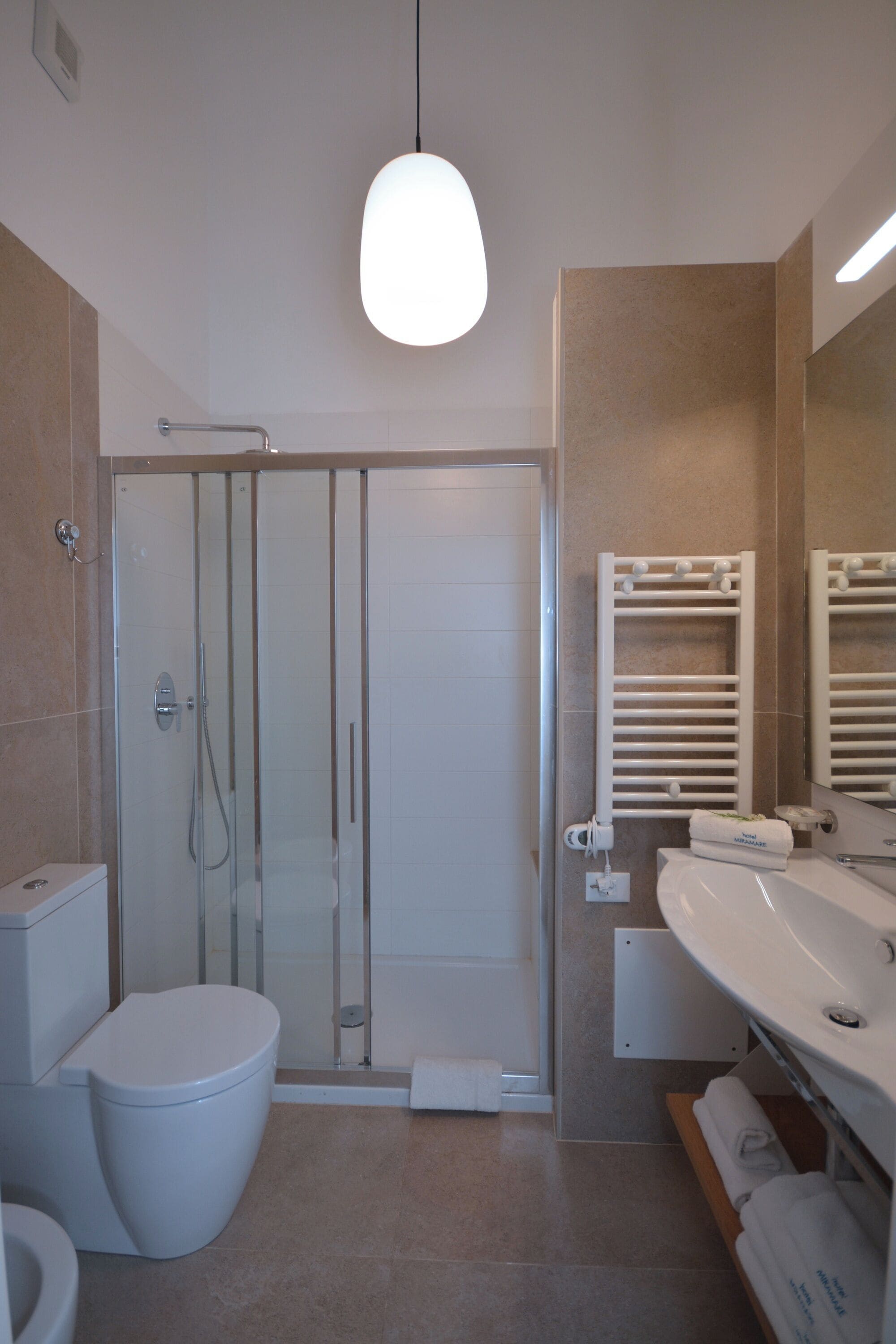 triple room, balcony, partial sea view | bathroom | shower, free toiletries, hair dryer, bidet