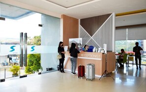 Lobby - Zenith Hotel Kendari (Kendari)