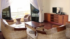Flat-screen TV - Gramo Suites (Nairobi)