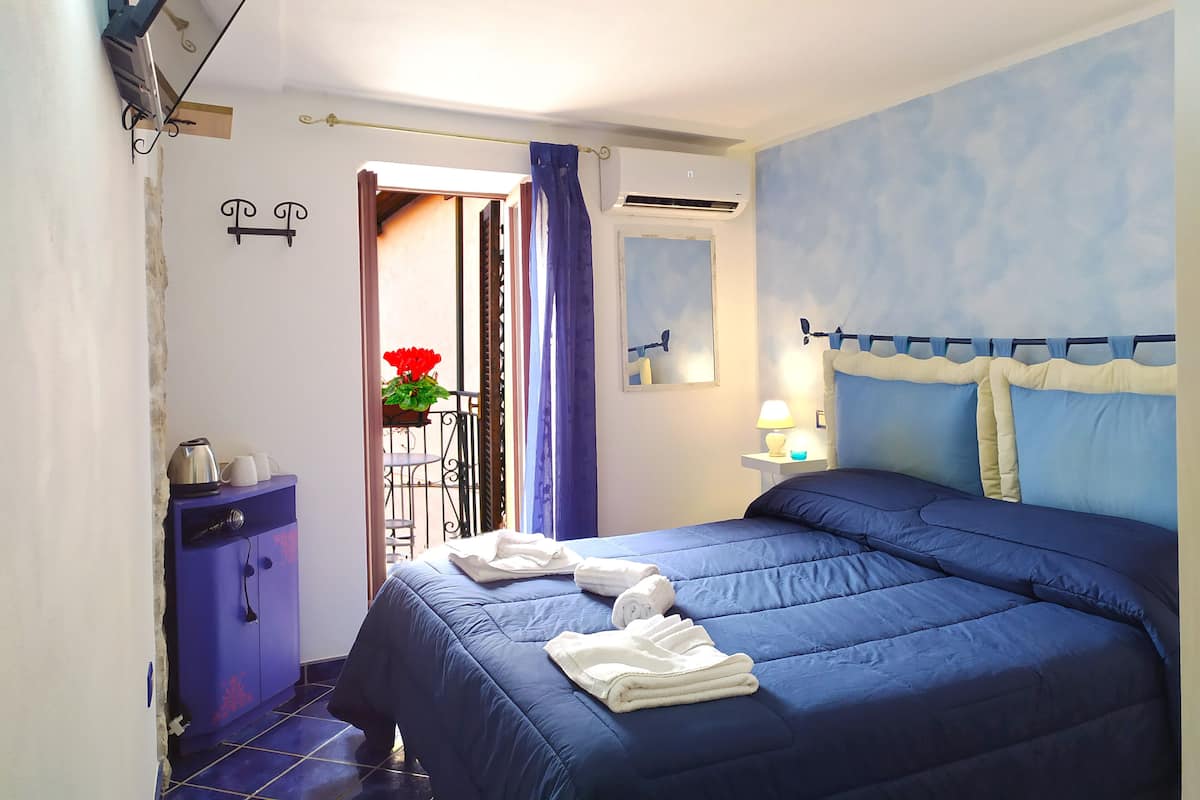 Doppia Classic, bagno in camera | Copriletto in piuma, Wi-Fi gratuito, lenzuola