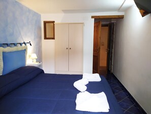 Classic dubbelrum - eget badrum | Duntäcken, gratis wi-fi och sängkläder