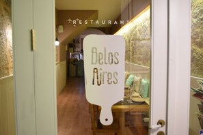 Restaurant - Belos Aires Apartments (Porto)