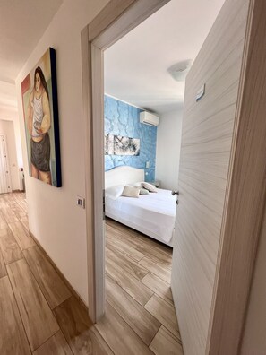 Superior Double Room (Sapphire) | Frette Italian sheets, premium bedding, down comforters - Bella Tropea Accommodation (Tropea)