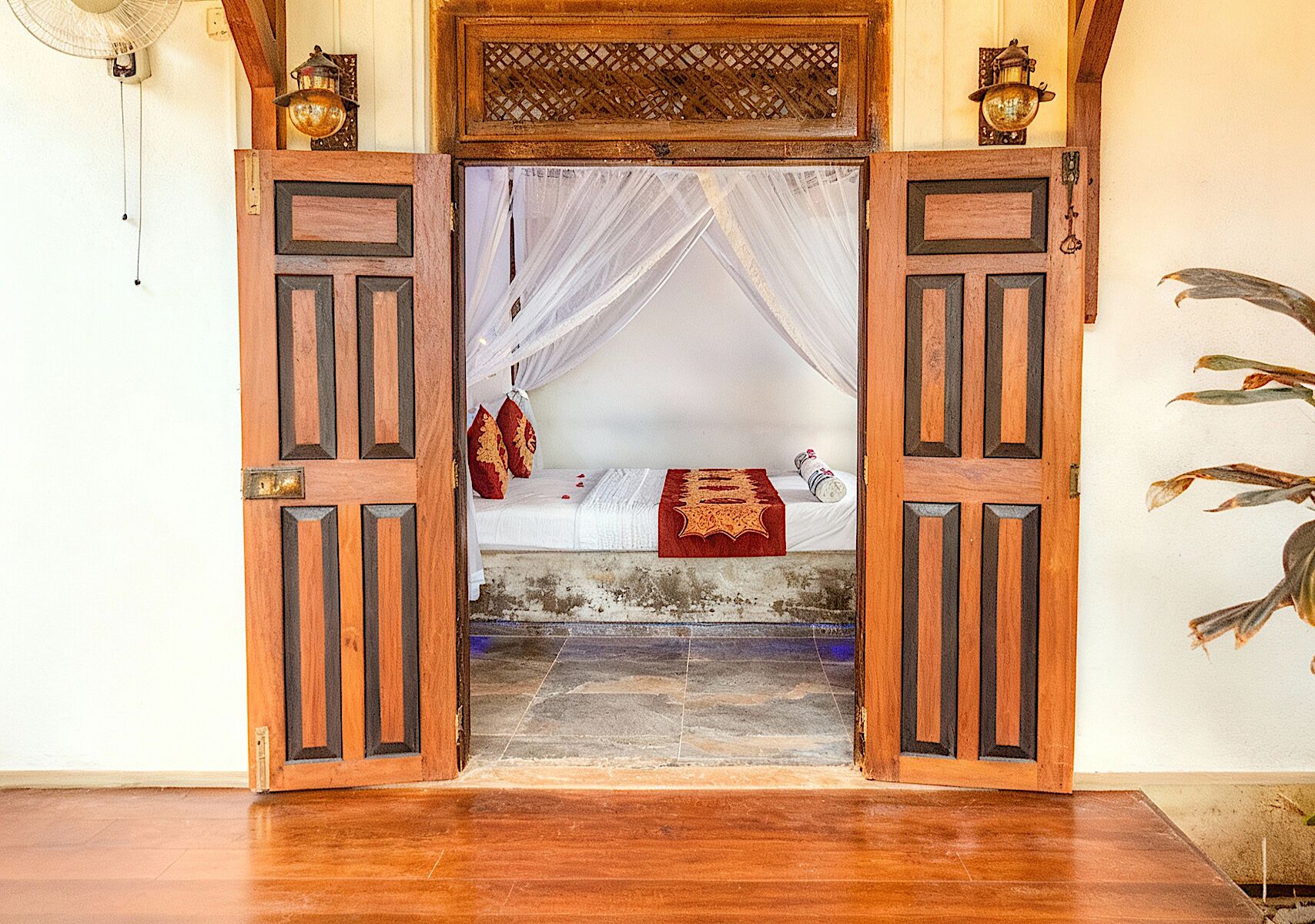 Ropa de cama de alta calidad y minibar 