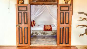 Ropa de cama de alta calidad y minibar