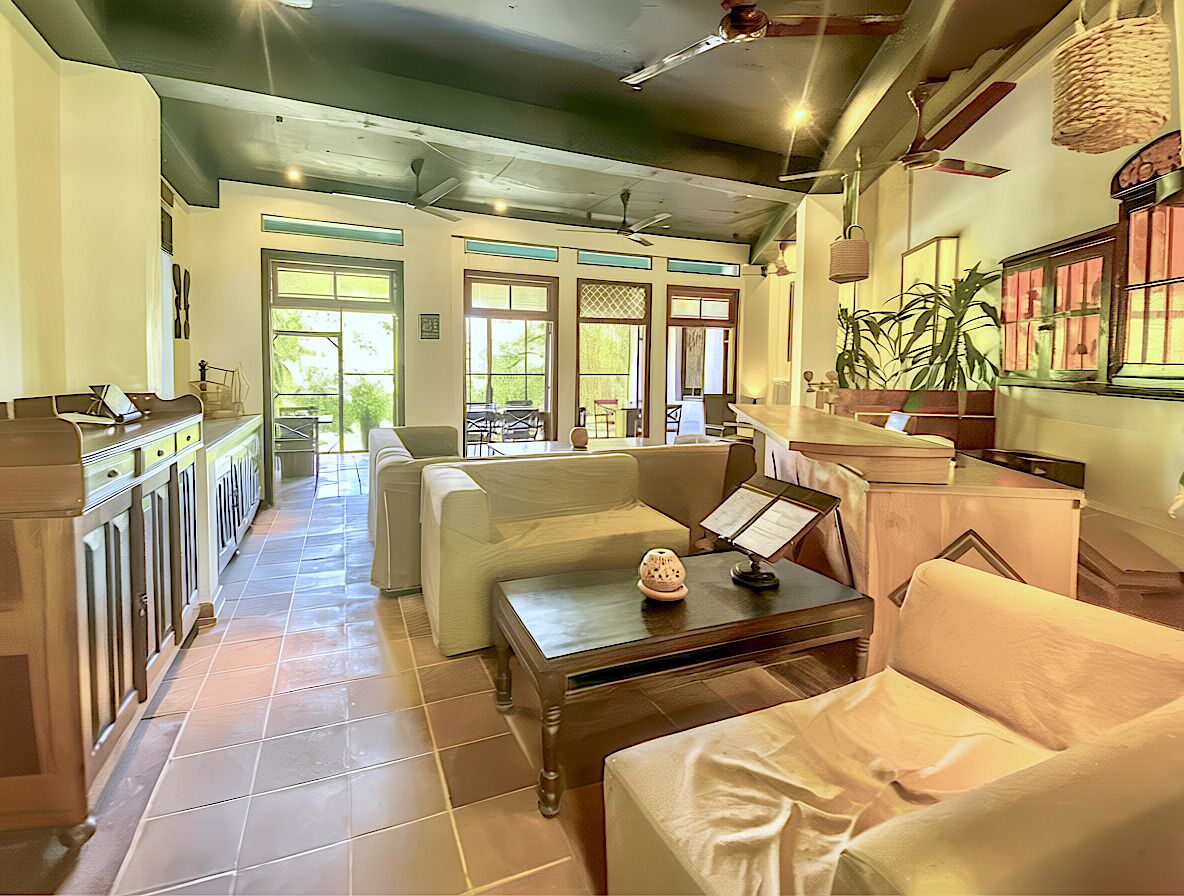 供應早餐、午餐、晚餐；創意料理；園景