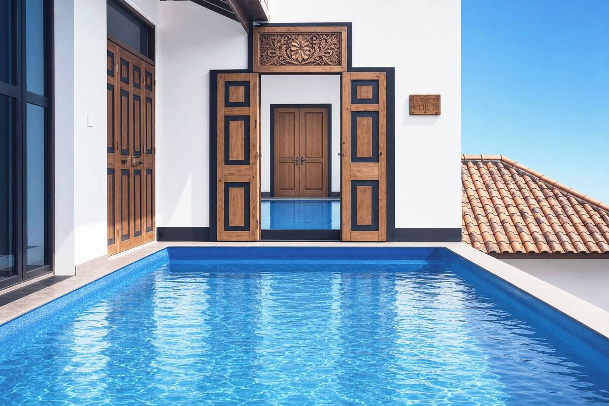 Luxury Villa, 3 Bedrooms, Private Bathroom, Canal View | Premium bedding, minibar, in-room safe, free WiFi
