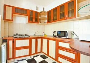 Romantic Studio Suite, Balcony (Zheltoksan Street 78) | Private kitchen