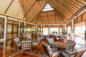 Breakfast, lunch, dinner served; Filipino cuisine