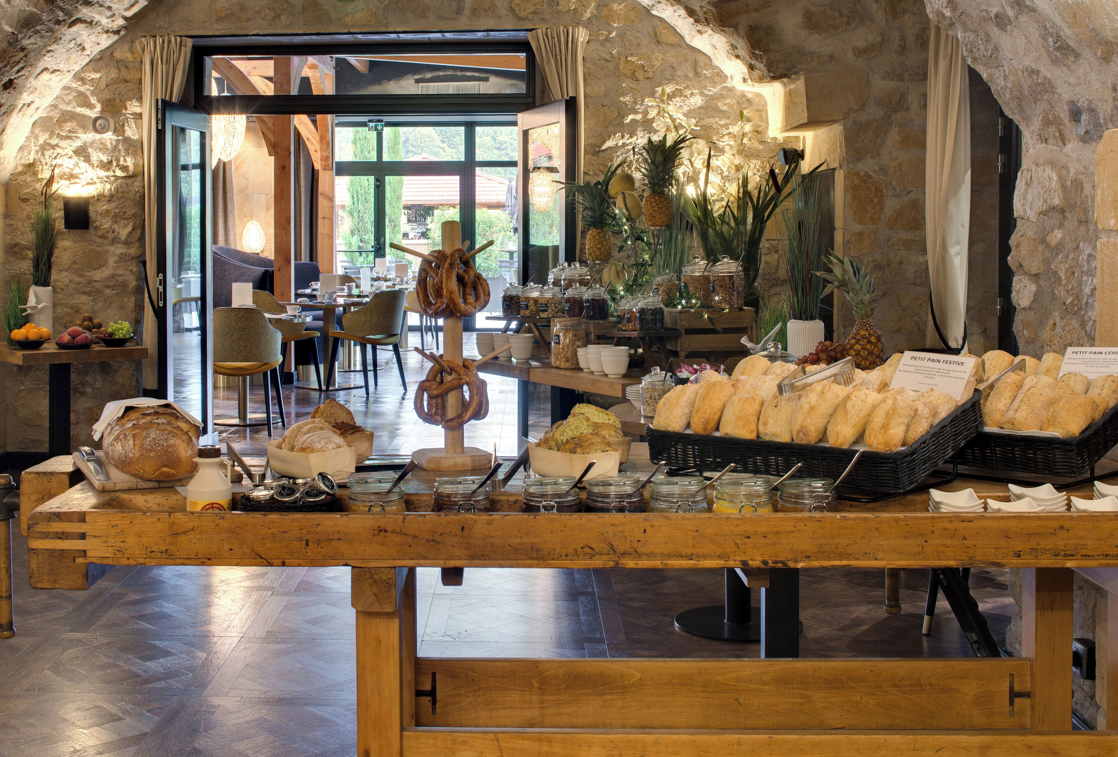 daily buffet breakfast (eur 32 per person)