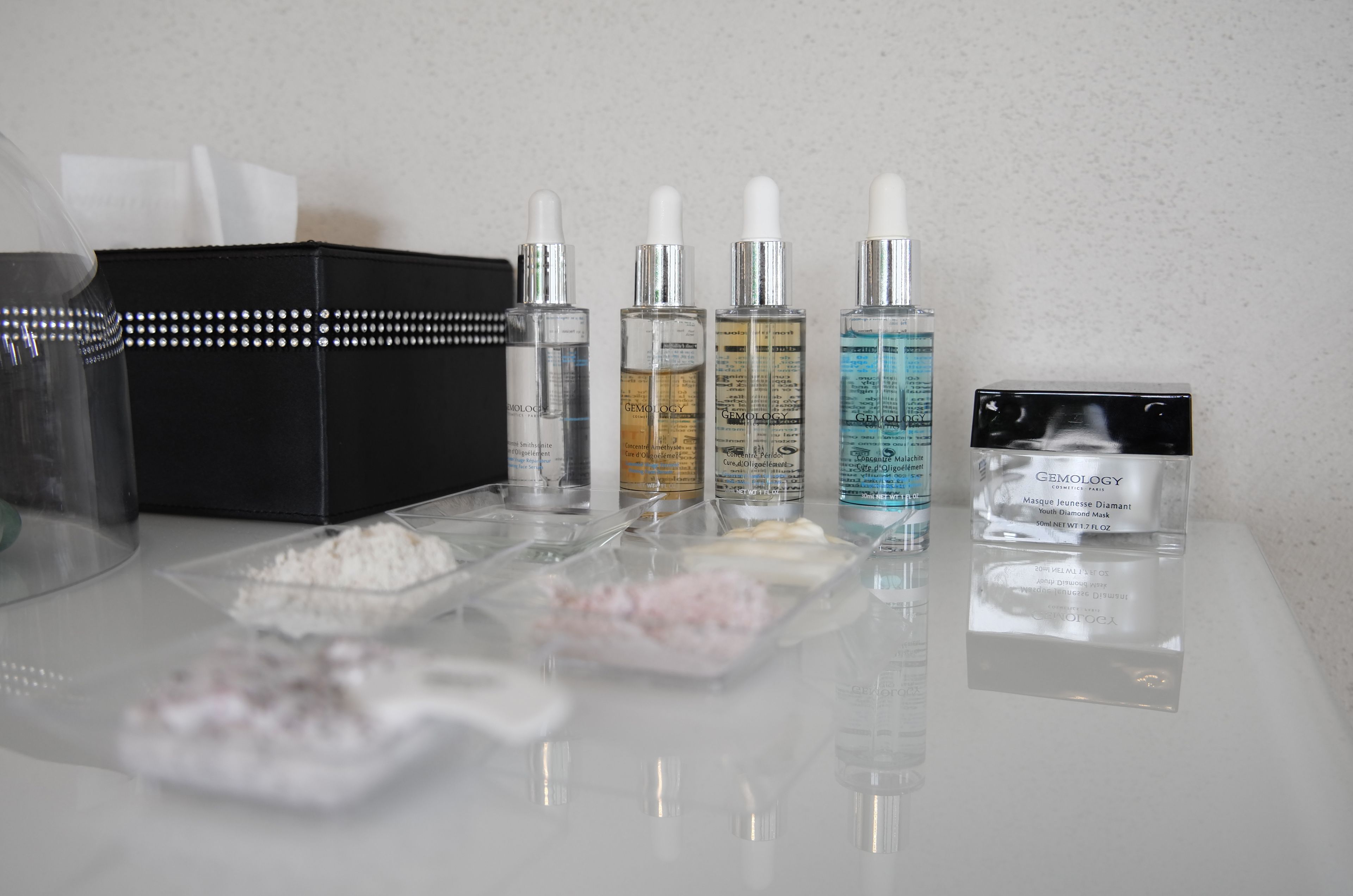 couples treatment room(s), sauna, hot tub, steam room, body treatments