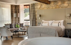 Premium bedding, minibar, in-room safe, desk - Domaine de la Klauss (Montenach)