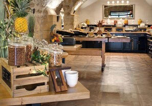 Daily buffet breakfast (EUR 32 per person) - Domaine de la Klauss (Montenach)