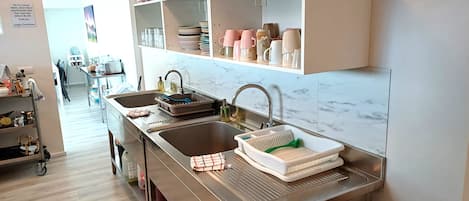 爐台、鍋具/餐盤/廚房用品