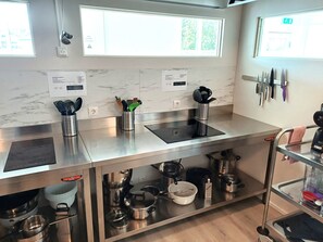 Placa de cocina, utensilios de cocina