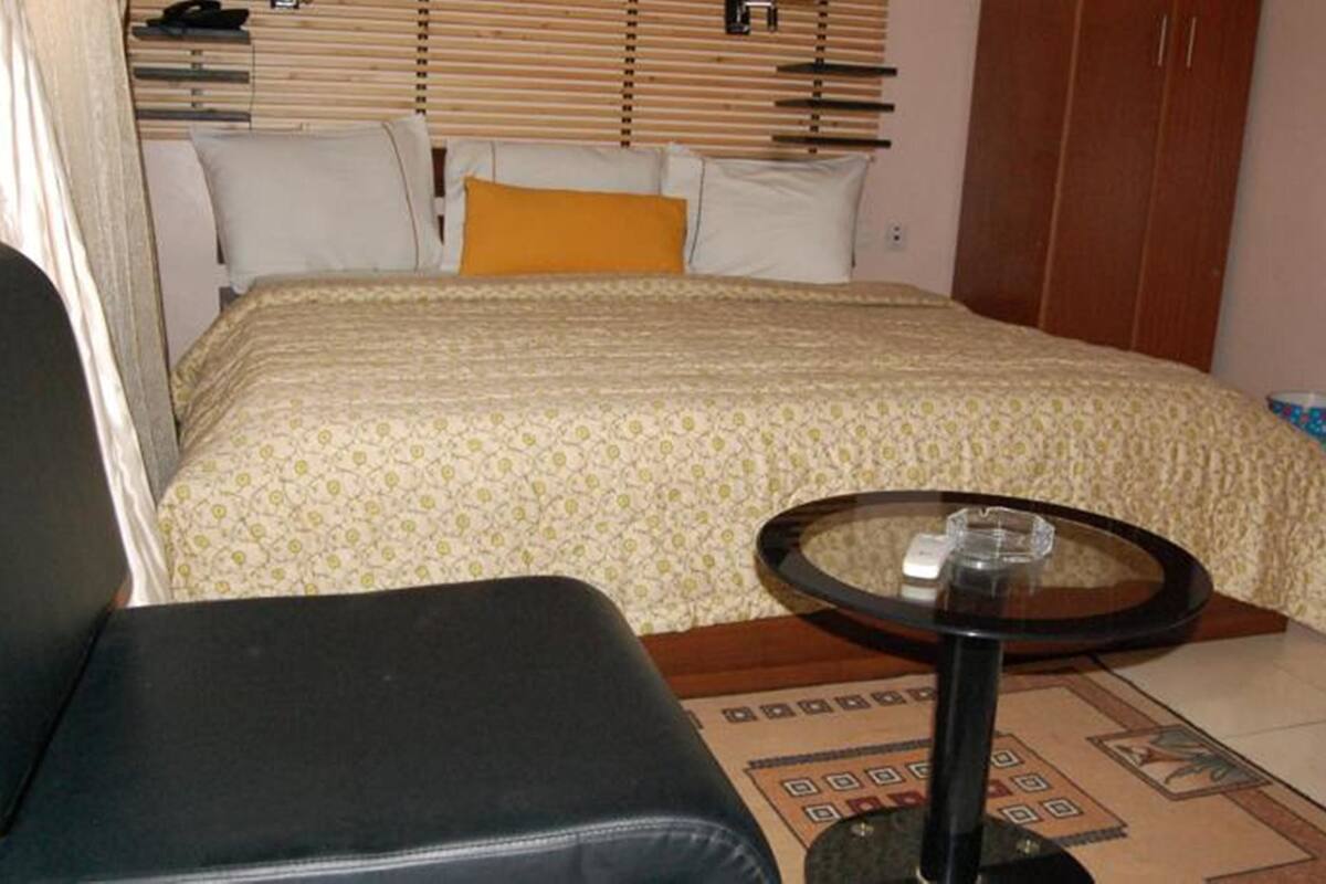 Superior Double Room, Pool View | Premium bedding, minibar, in-room safe, desk