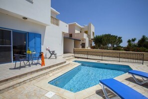 Outdoor pool, sun loungers - Protaras Villa Chios (Sotira)