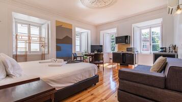 Free WiFi, bed sheets