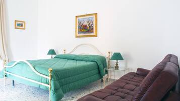 Double or Twin Room, Shared Bathroom (external) | 1 bedroom, premium bedding, pillow-top beds, desk