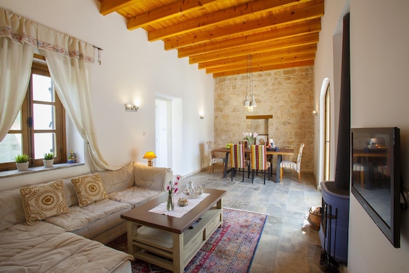 平房, 2 間臥室 | 起居區 | 電漿電視、壁爐、 DVD 播放機