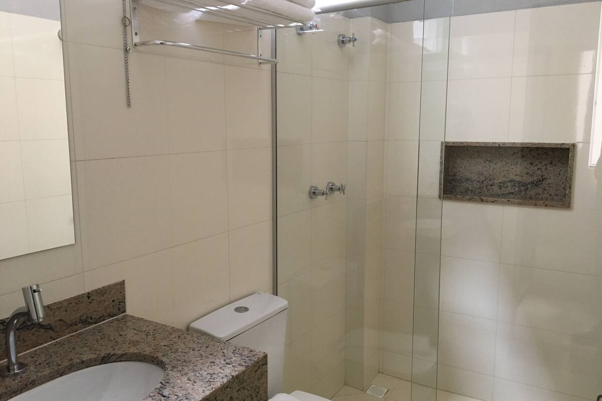 shower, free toiletries, hair dryer, towels