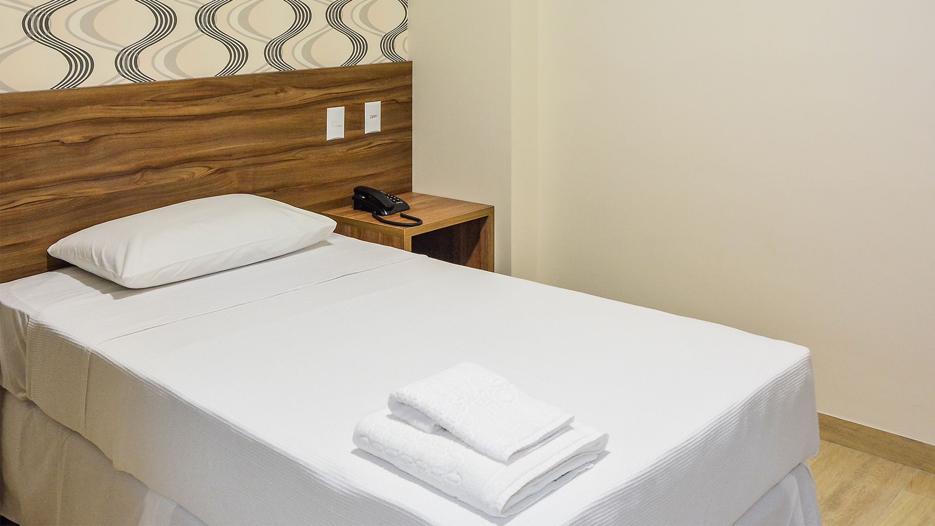 single room | minibar, desk, blackout curtains, free wifi