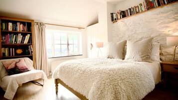 Standard Double Room, Accessible, Shared Bathroom (Sundoor)