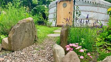 Deluxe Double Room, Shared Bathroom (Mongolian Yurt) | Garden