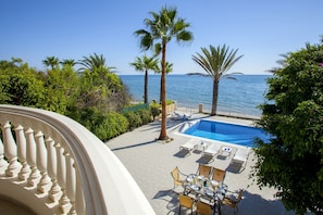 View from room - Meneou Beachfront Villa Sunset (Larnaca)