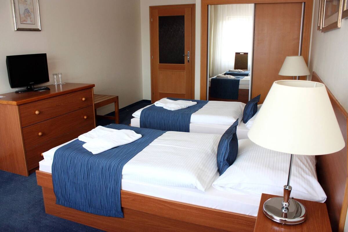 Minibar, in-room safe, desk, laptop workspace