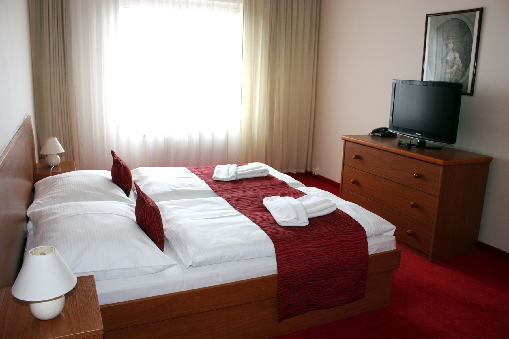 Minibar, in-room safe, desk, laptop workspace