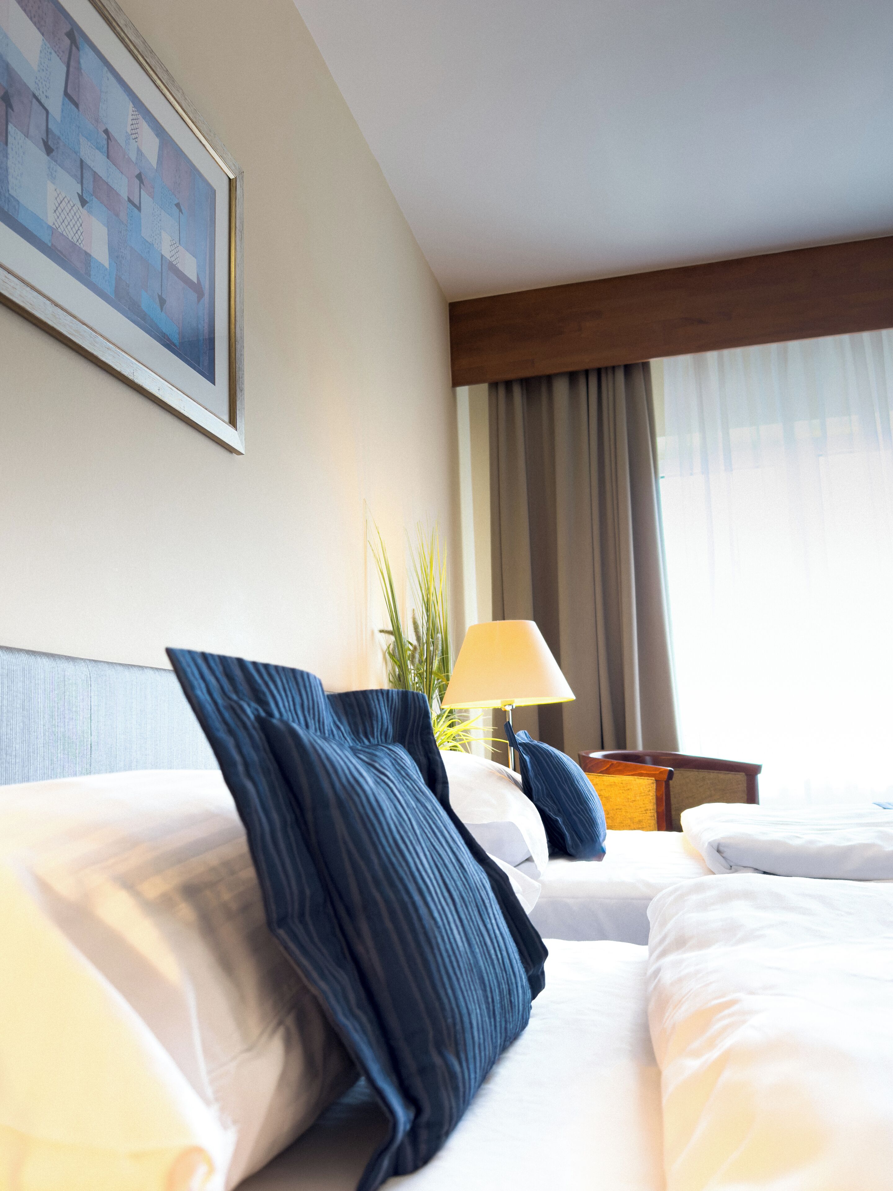 Minibar, safe på rommet, skrivebord og skrivebord for bærbar PC