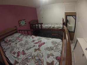 Shared Dormitory (maximum 8 people) | Free WiFi