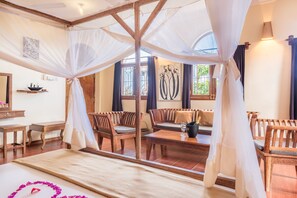 Suite Lune de Miel, vue piscine | Vue de la chambre